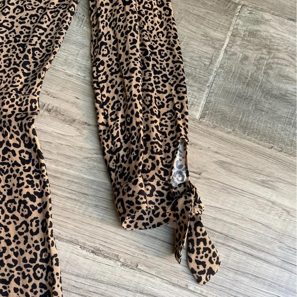 Reformation Animal Print Dress 3/4 Sleeve W/Ties Front Slit SZ 12 fits like a 10 - Picture 7 of 16
